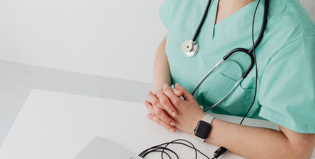 Governo Federal quer transformar Enamed em exame de proficiência para médicos